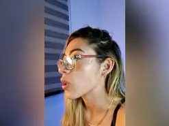 Amateur Adult Video Chat of carol_blonde