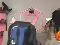 Amateur Sex Chat of LittleVixen18
