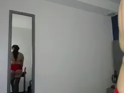 Amateur Live Sex Cam of laura_hotties
