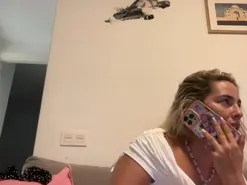Amateur Live Sex Cam of FresitaParadise