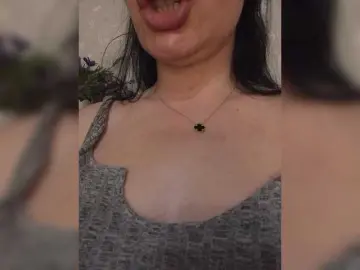 Bongacams Watch Live Sex Cams of Mikki88K