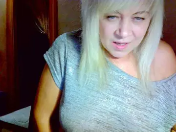 Bongacams Nude Webcam of Savan35na