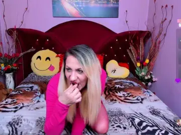 Bongacams Free Porn Cam of Sensualass77