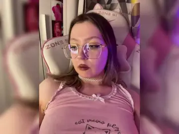 Bongacams Free Porn Cam of henby-streams