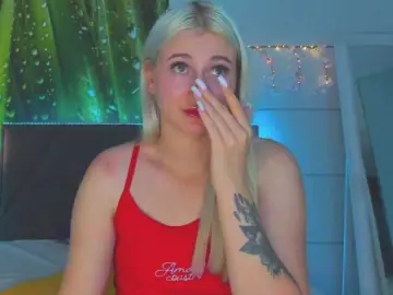 Bongacams Watch Live Sex Cams of HollyTaillor