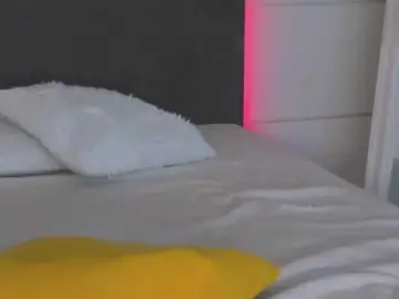 Bongacams Watch Live Sex Cams of HollyTaillor