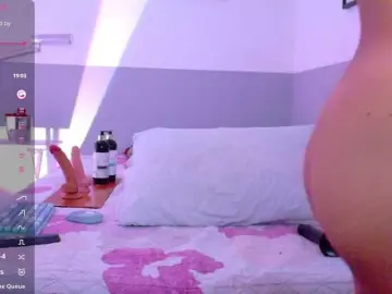 Bongacams Watch Live Sex Cams of cutepetitee