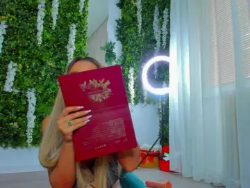 Bongacams Watch Live Sex Cams of ZinaSquirts