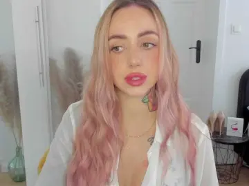Bongacams Adult Webcam of SEXYcoralie