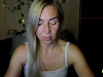 Bongacams Adult Video Chat of Jullyblondkiss