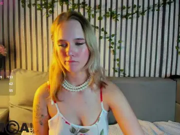 Bongacams Watch Live Sex Cams of Casey-Sweeet