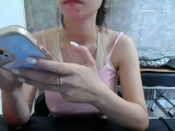 Bongacams Free Live Porn of HotQueen93