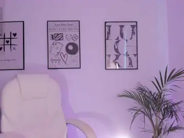 Bongacams Watch Live Sex Cams of NiiaEvans