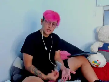 Bongacams Free Live Porn of Pussy18Hardcore
