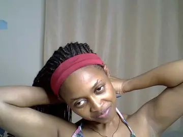 Bongacams Free Live Porn of PetiteCaramel