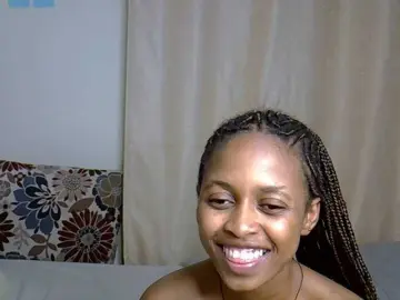 Bongacams Free Live Porn of PetiteCaramel