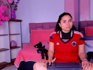 Bongacams Sex Cam of emiilyyrousse