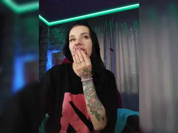 Bongacams Free Live Porn of MaidenCrystal