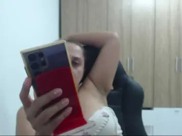 Bongacams Sex Cam of RoxanaMilf