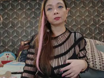 Bongacams Live Sex Cam of YummyMeily