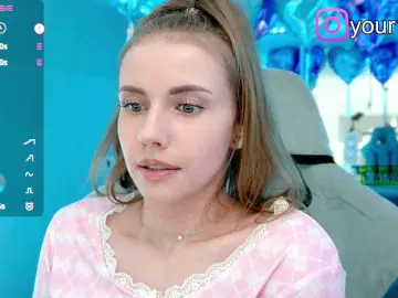 Bongacams Sex Cam of -VikkiL0vesCheese-