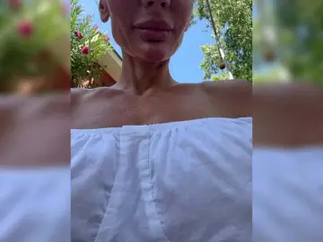 Bongacams Nude Webcam of OrgazMia