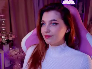Bongacams Nude Webcam of HoneyCherry