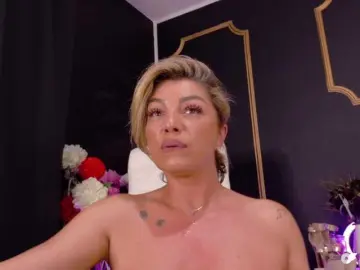 Bongacams Free Porn Cam of DeeaDiamond1