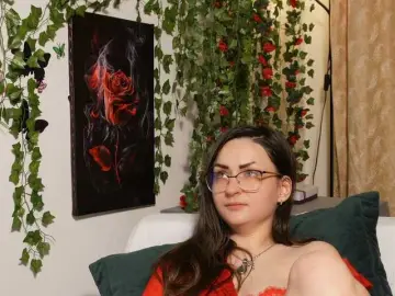 Bongacams Sex Cam of NaughtYHomemadE
