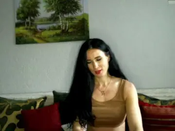Bongacams Nude Webcam of MilfLunna