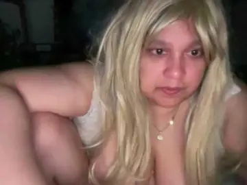 Bongacams Live Sex Cam of DUMBHOEMELANIE