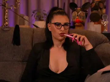 Bongacams Free Porn Cam of KellyKent
