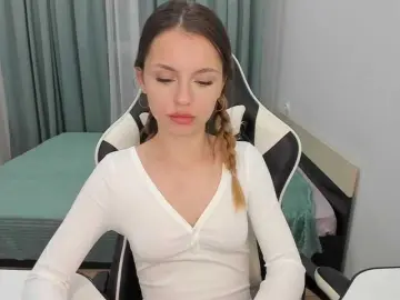 Bongacams Watch Live Sex Cams of EmilySkout