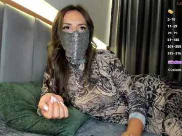 Bongacams Live Porn of CharmAlina