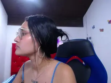 Bongacams Nude Webcam of antonellasweetlittle