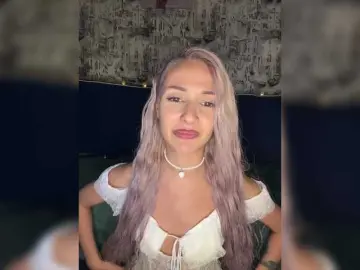 Bongacams Free Porn Cam of KiraWhite