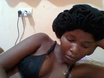 Bongacams Free Live Porn of Hornyqueen4