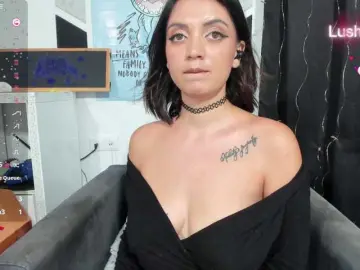 Bongacams Watch Live Sex Cams of SweetLilith