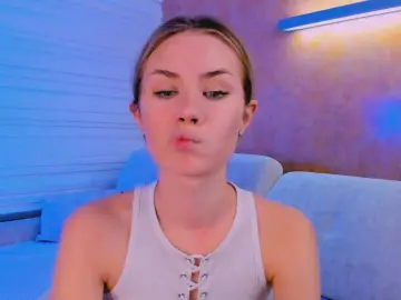 Cam4 Watch Live Sex Cams of TheaHarn