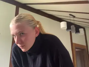 Cam4 Live Porn of Lovleytitts2519