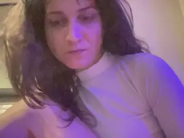 Cam4 Sex Chat of ceci_squirt