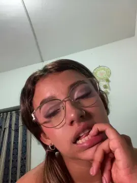 Cam4 Nude Webcam of Liahot69