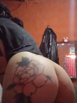 Cam4 Live Sex Cam of Ayemartinez99