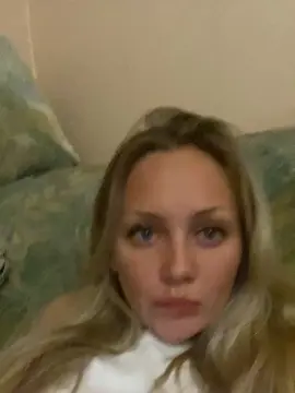 Cam4 Private Sex Chat of EmillyaW