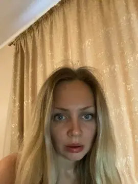Cam4 Nude Webcam of EmillyaW