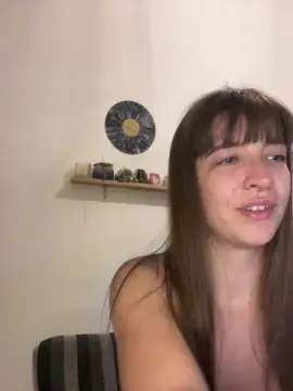 Cam4 Free Live Porn of Yara_Queenn