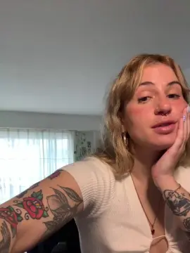 Cam4 Live Sex of AkariBruna