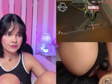 Cam4 Nude Webcam of PetiteSally