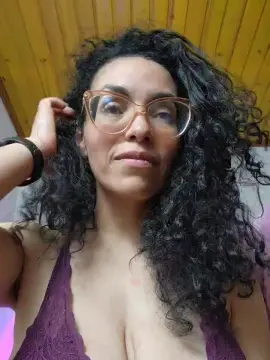 Cam4 Live Sex Cam of Lucci_Lovee