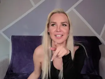 Cam4 Best live sex cam show of MiaXXXLive